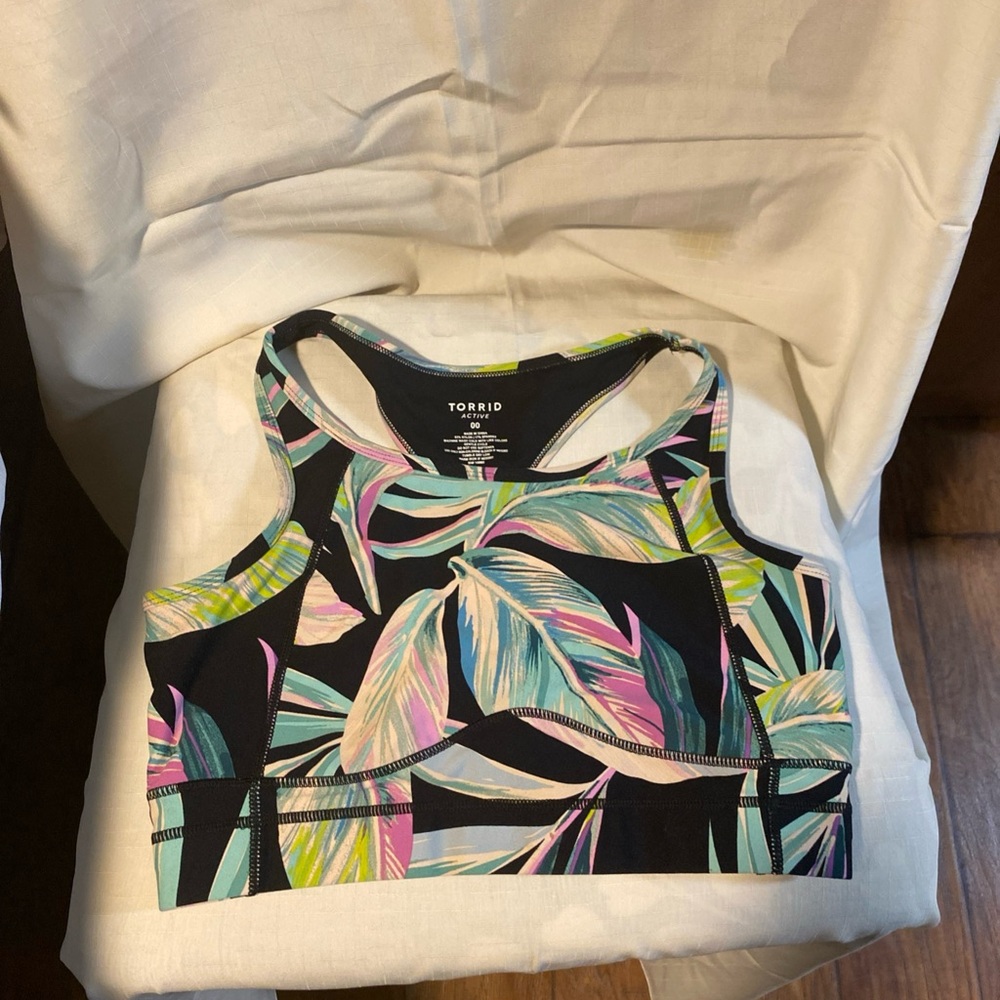 Torrid Women's Leaf Print Tank Top - Black and Multicolor